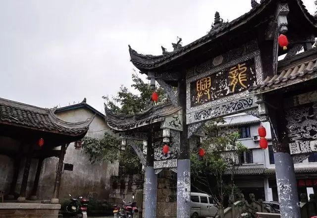 逃离整洁的庭院